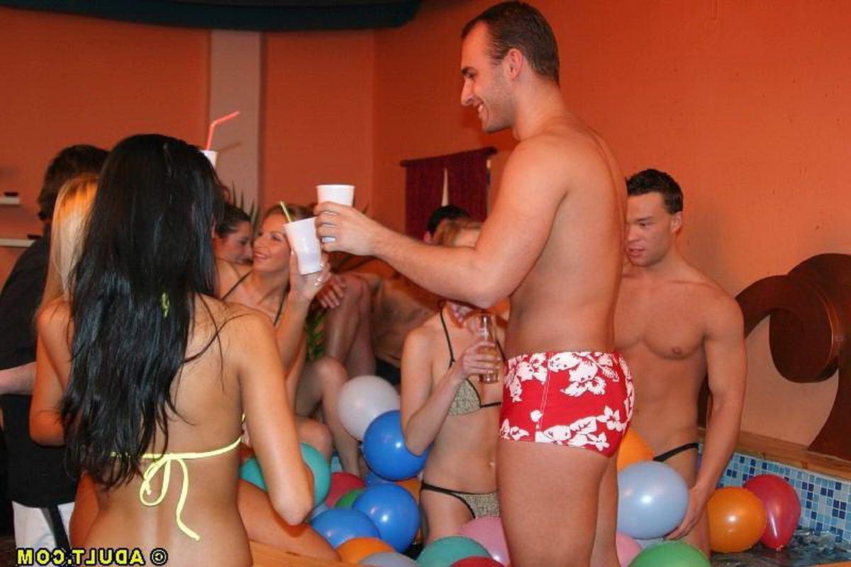 16P Wild Hot Tub Fuck Party