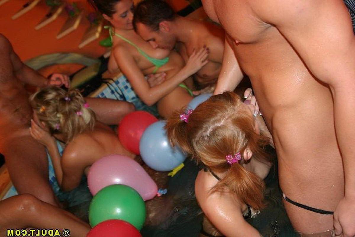 16P Wild Hot Tub Fuck Party