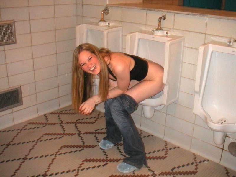 15P Gorgeous horny sweet amateur girls posing on camera naked