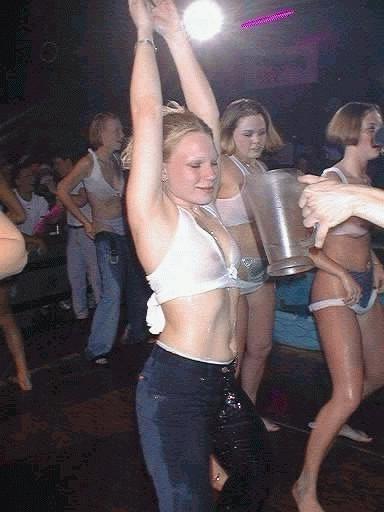 15P Gorgeous amateur girls showing their amazing bodies