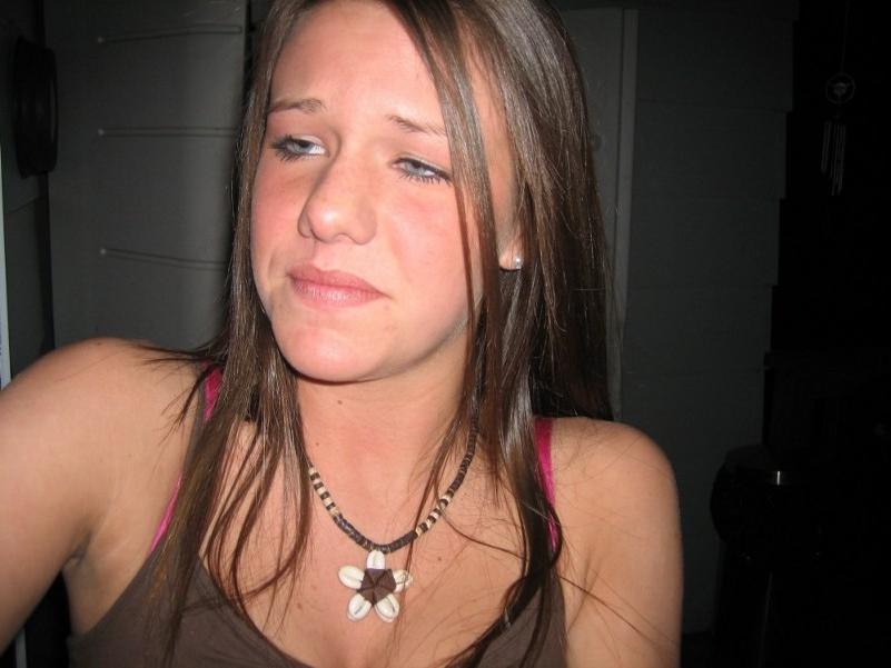 15P Gorgeous beautiful cutie teen posing on camera naked