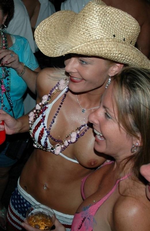 15P Amateur self shooting teens showing their bodies