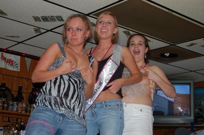 15P Gorgeous amateur girls showing their amazing bodies