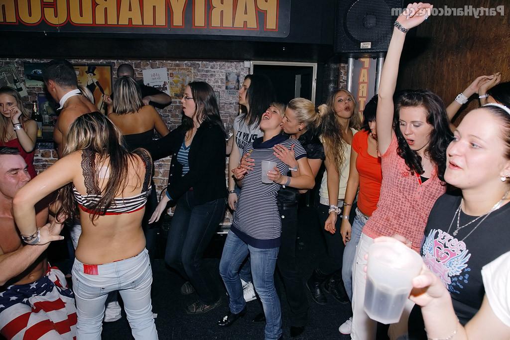 15P These amateur chicks come to hardcore party, some to get fucked up, some to just