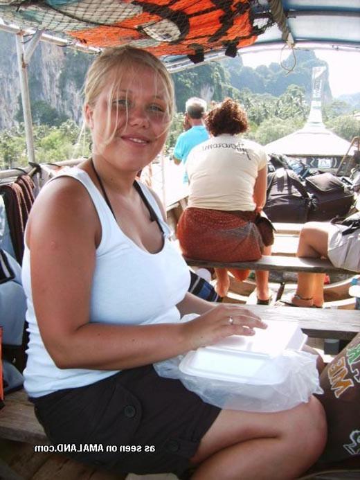 16P BBW bar girl enjoying beer and friends