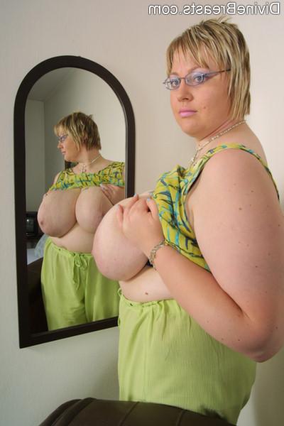15P Tiffany BBW Bra Take Off