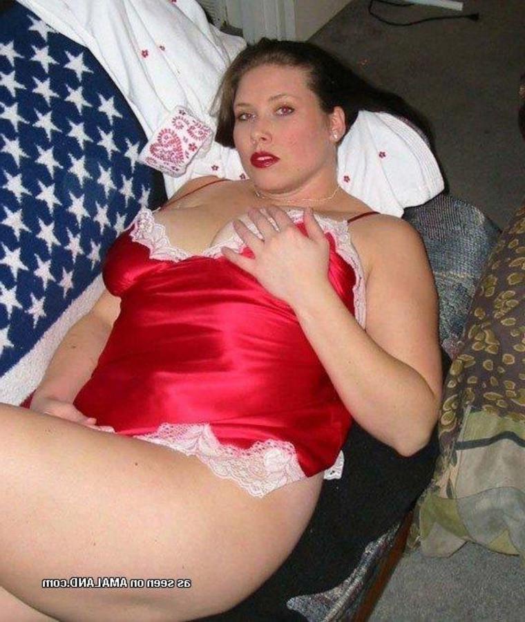 10P Voluptuous GF in red lingerie showing her assets