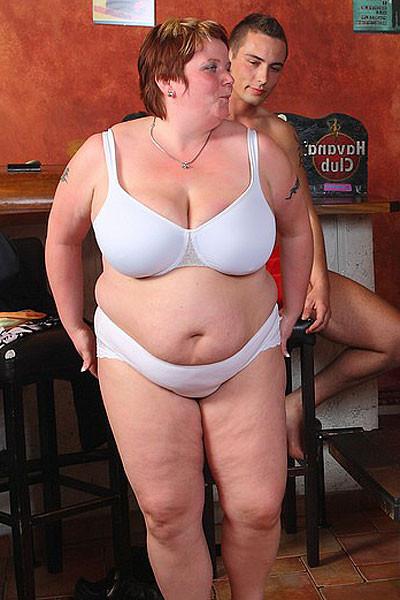 12P The BBW orgy in the bar features a hot fatty with jiggly tits sitting on a dick 
