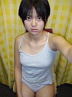 25P Japanese school girl shots her own nude 2
