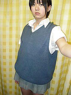 25P Japanese school girl shots her own nude 2