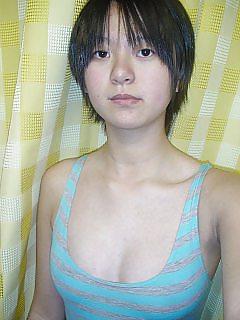 25P Japanese school girl shots her own nude 2