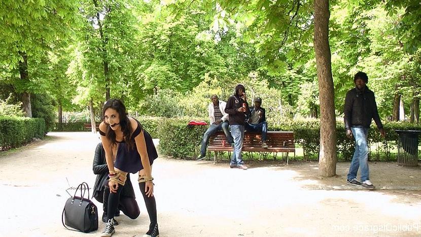 17P Carolina Abril public bound in a park and exposed in a bar by le