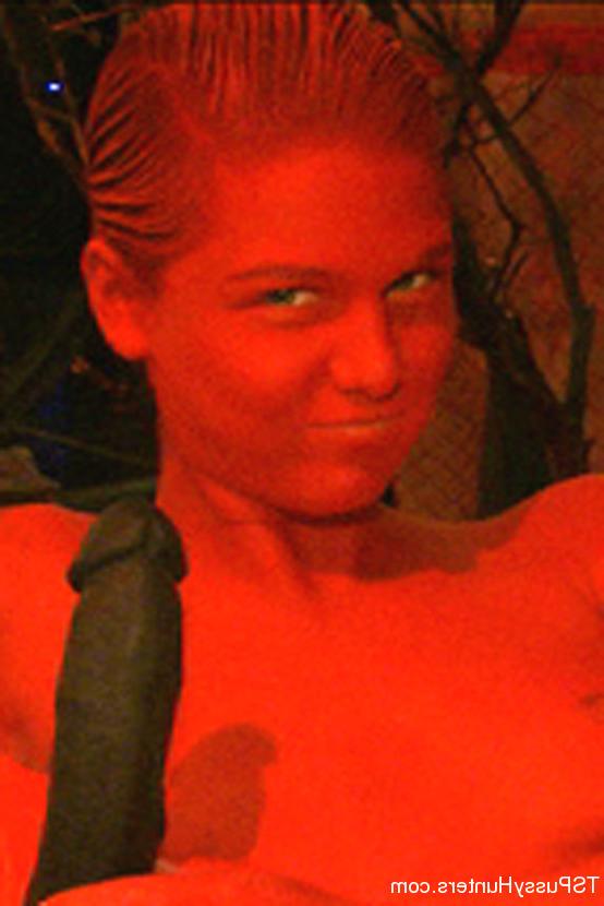 15P Ts Danni Daniels descends like a demon angel onto the red painted Chloe Camilla 