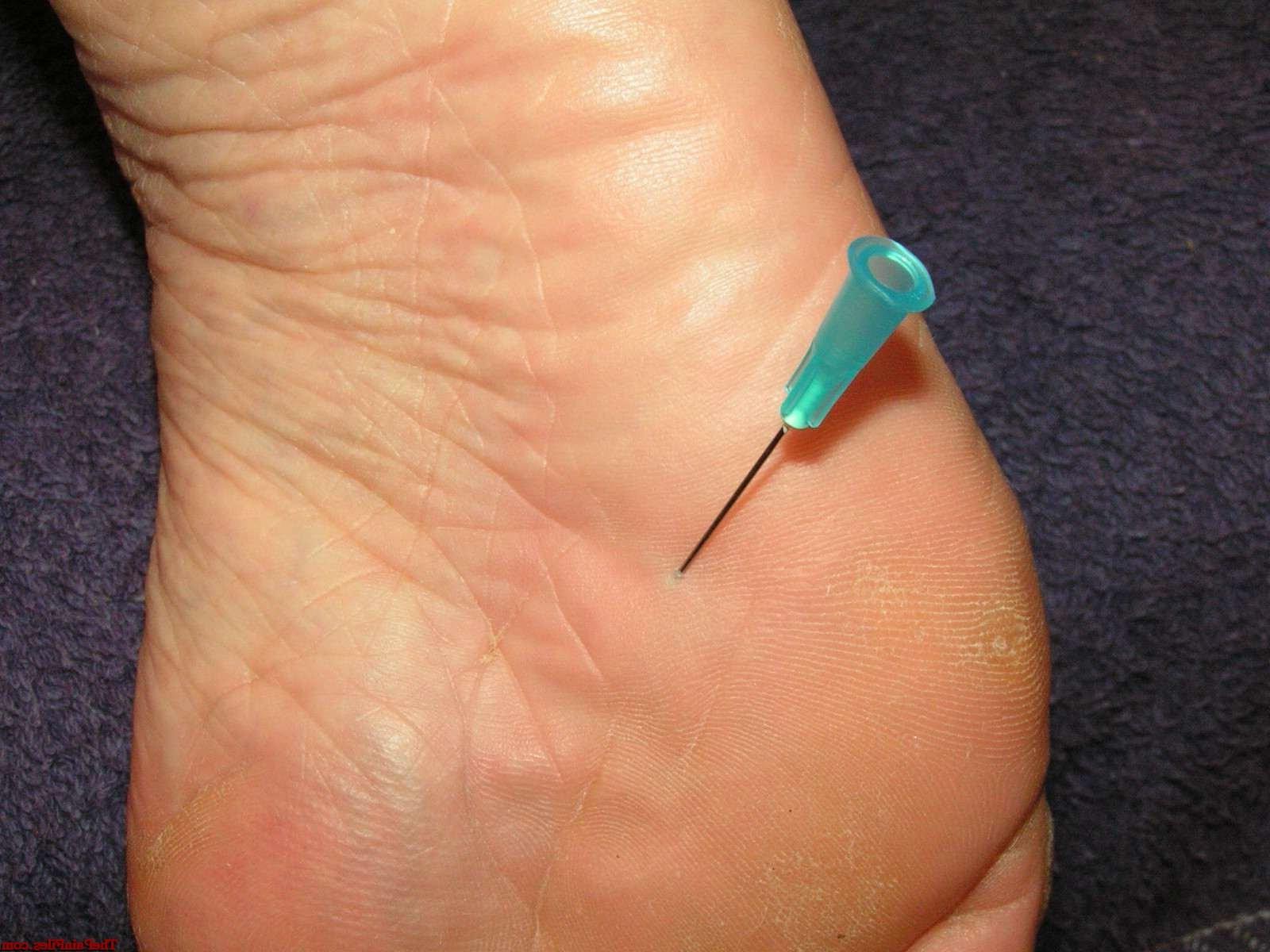 16P Mature painsluts electro torture and needle pain on nipples and feet for Sophia