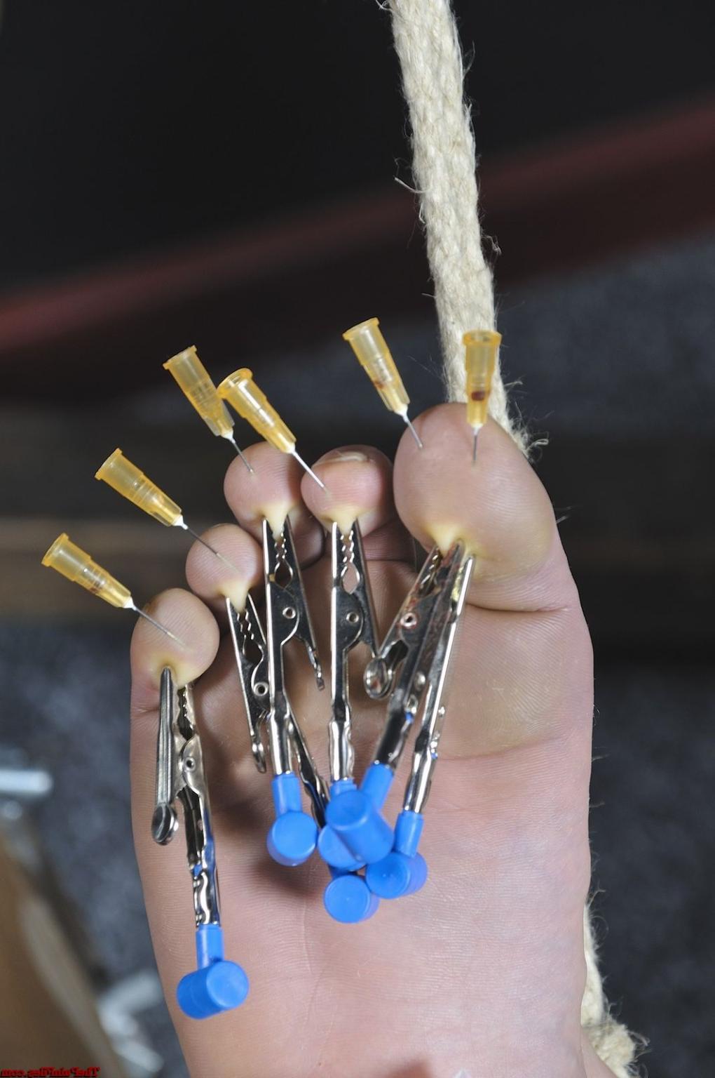 16P Meis japanese foot torture and needle pain for masochist bastinado slavegirl in 