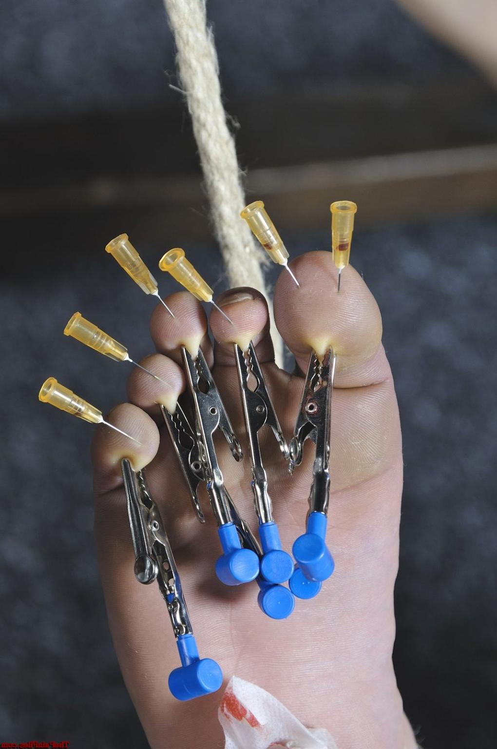16P Meis japanese foot torture and needle pain for masochist bastinado slavegirl in 