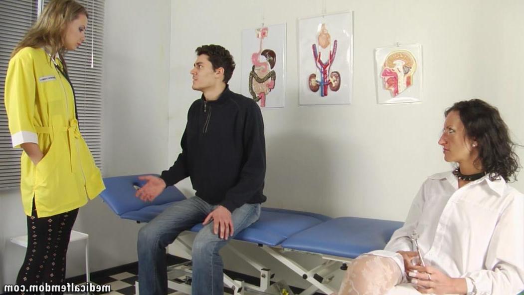 12P Guy does exercises under double med control