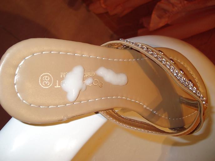 7P I cum on my girl shoes