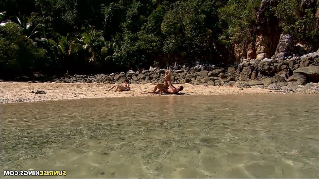 16P Two horny bikini babes banged on the sunny beach