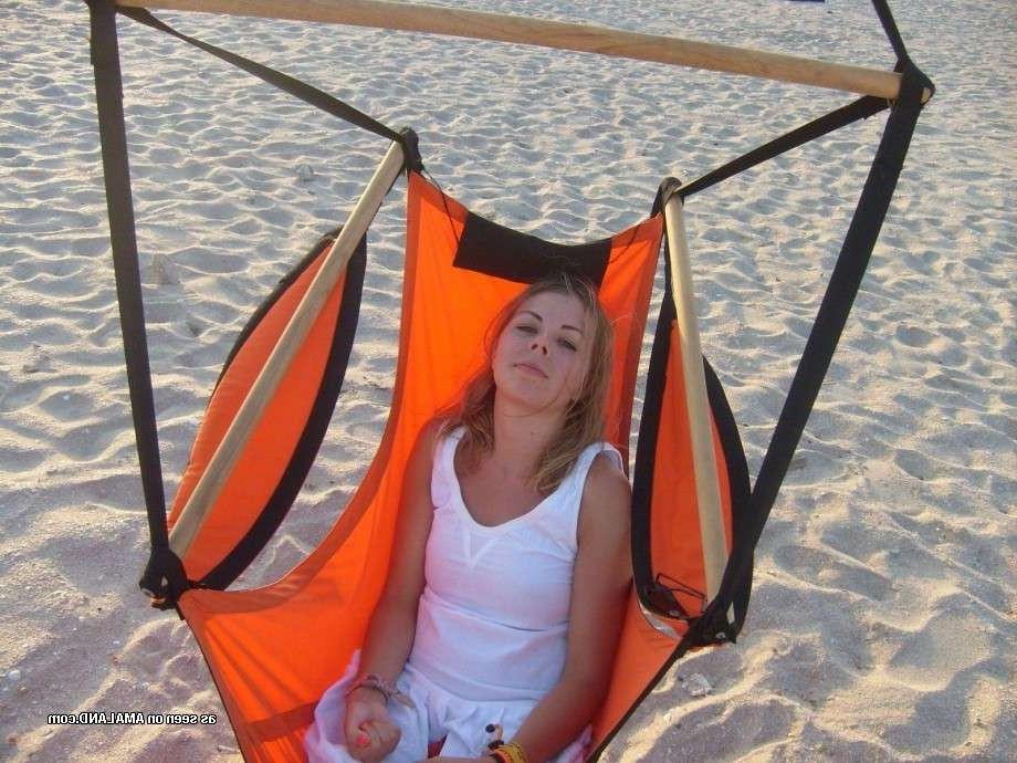 15P Cute amateur girlfriend in sunglasses goes topless on the beach