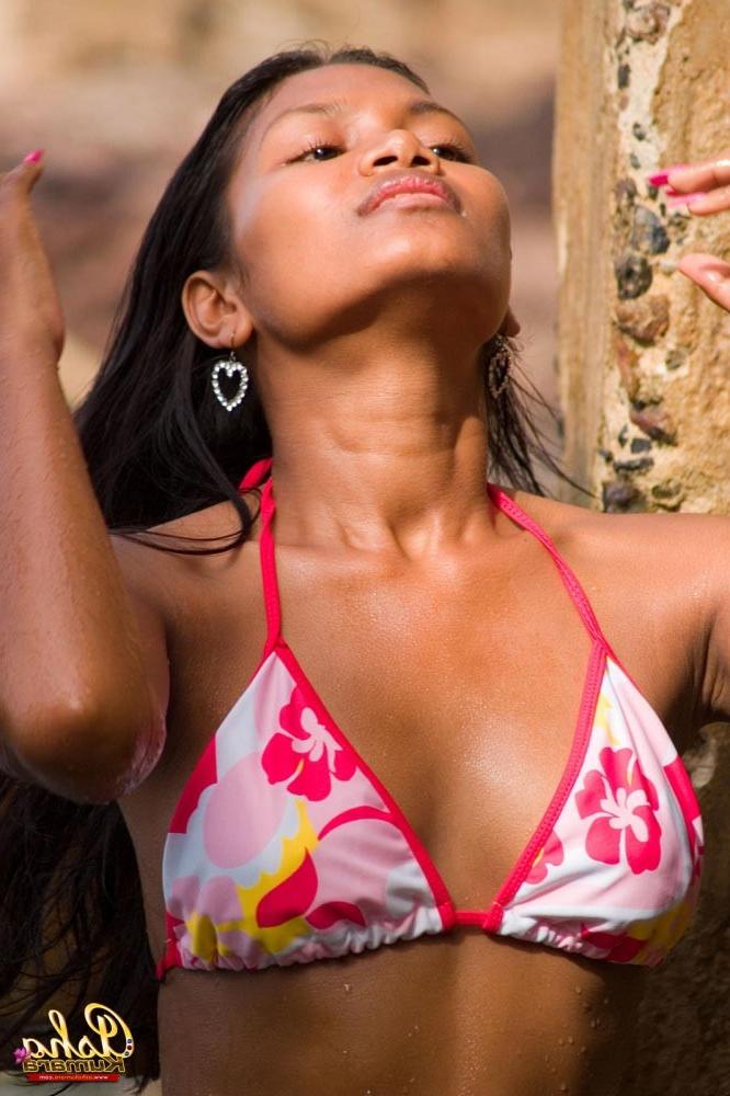 16P Indian bikini babe