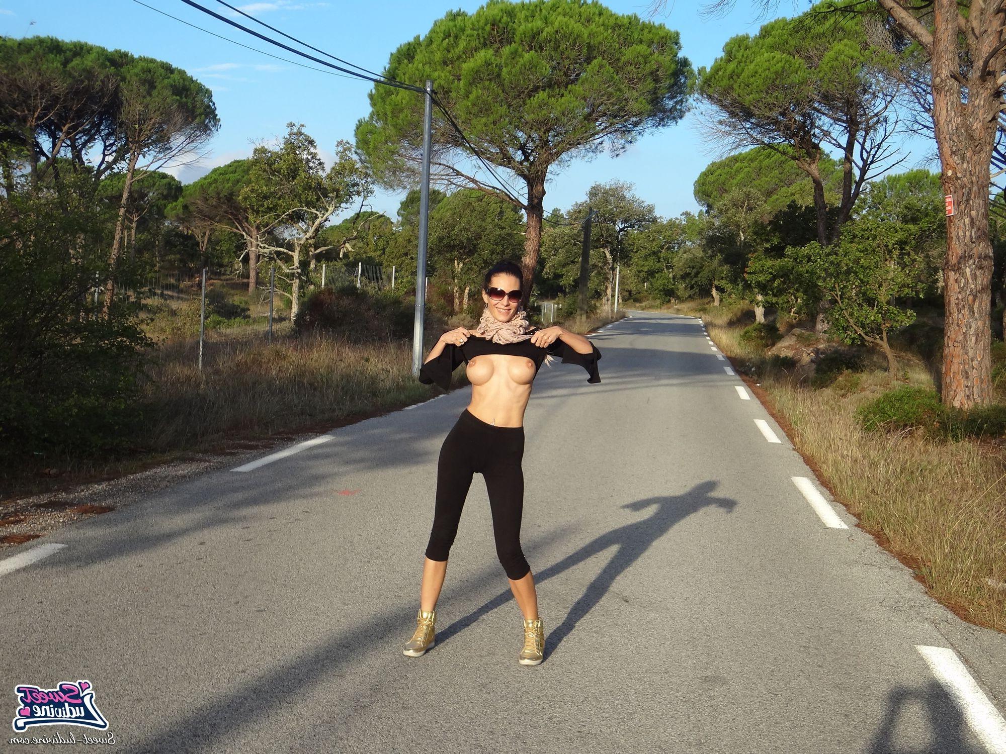 12P Naked skinny babe outside