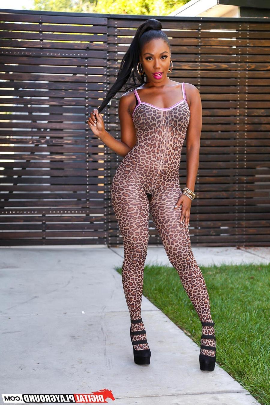 11P Chanell Heart strips