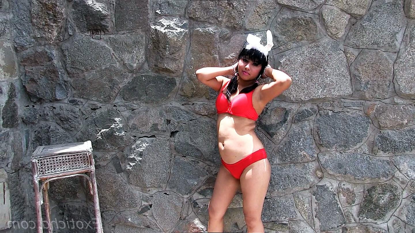 15P Latina teen Claire strips off bra and panties outdoors