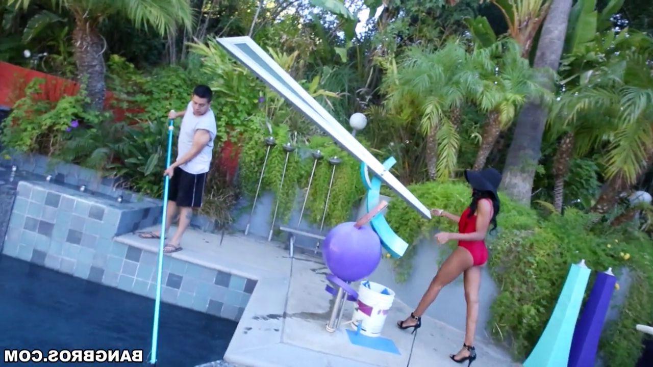 16P Anya Ivy seducing her pool boy with her tits