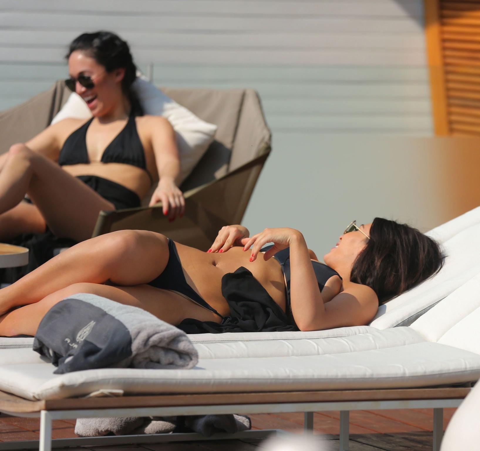 15P Kim Kardashian  poses totally nude and in very sexy bikini