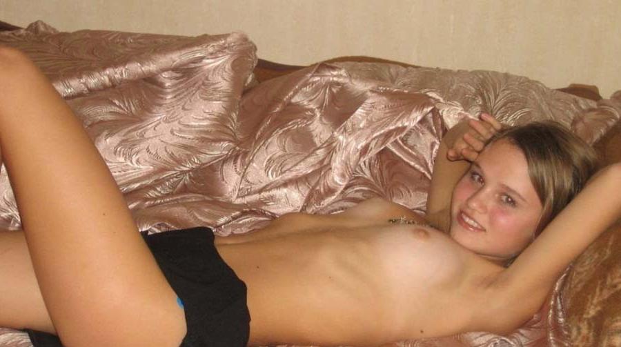 12P Foxy solo teen princess on a bed