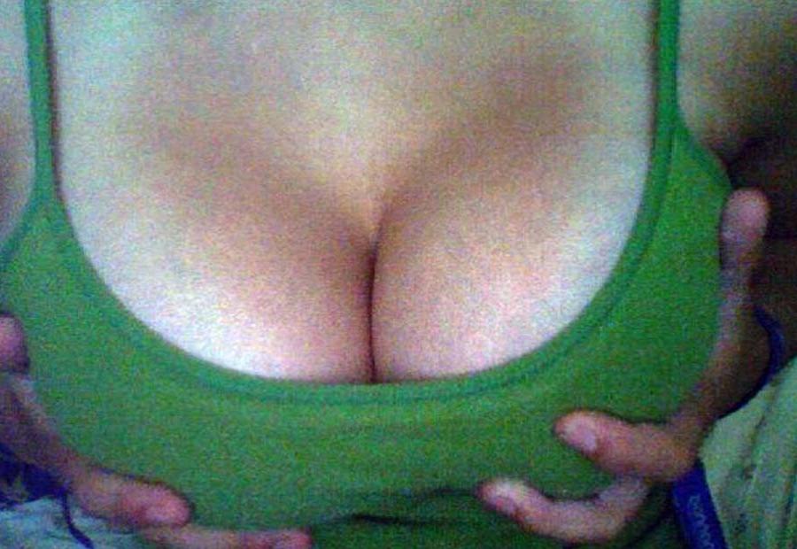12P Horny solo Latina webcam princess showing off