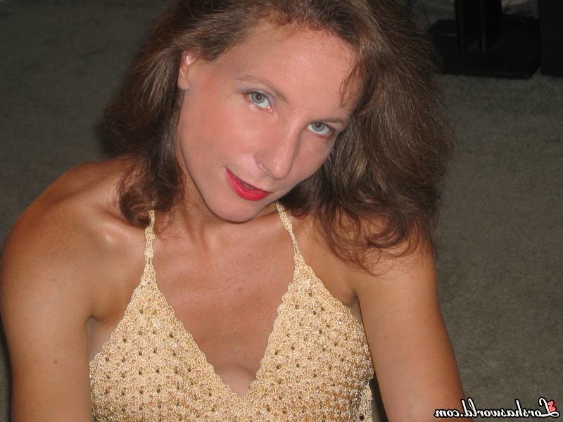 16P Beautiful milf babe lorsha