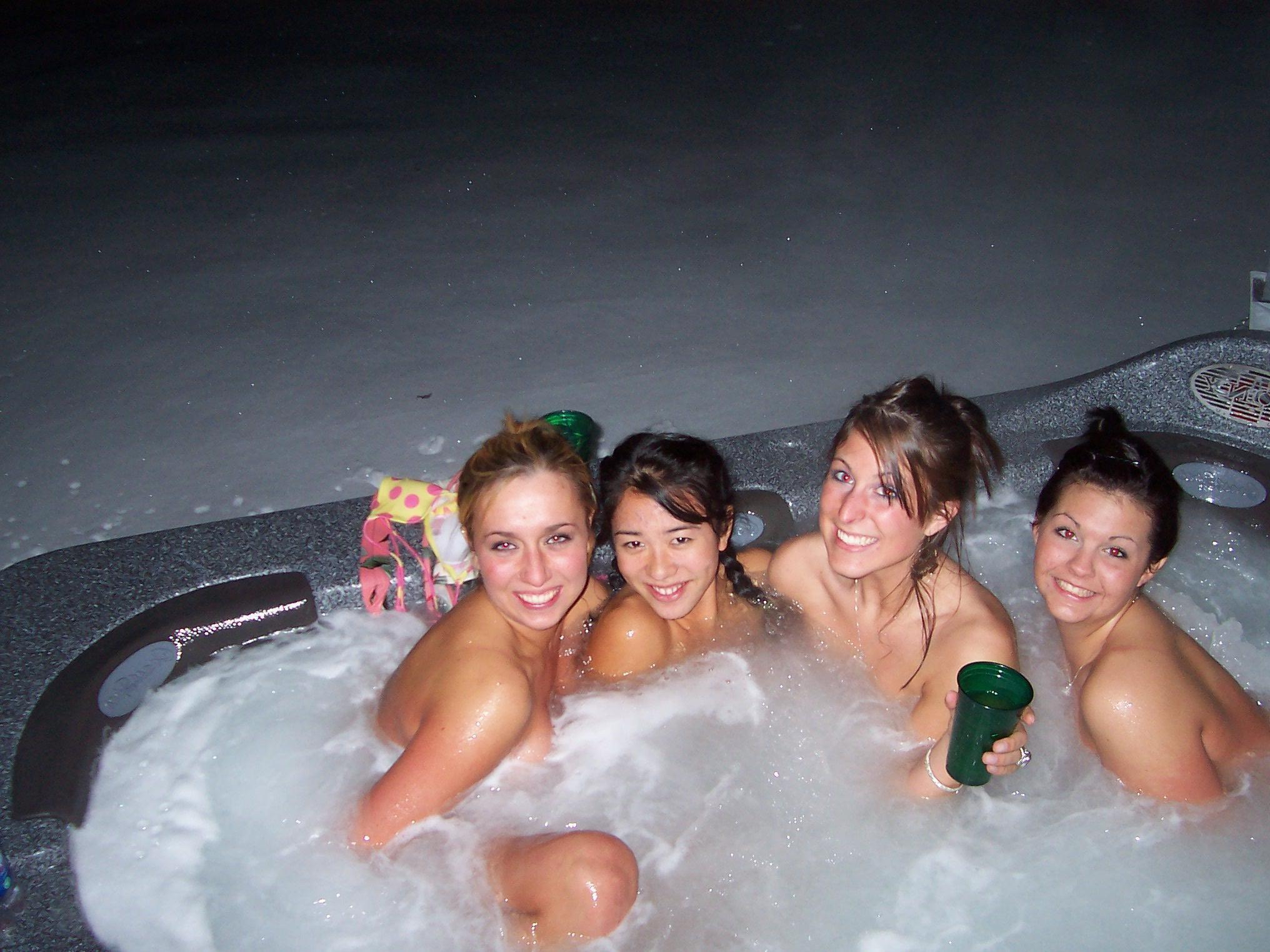 21P Naked Girls In Hot Tub Outside While Snowing Want You To Join