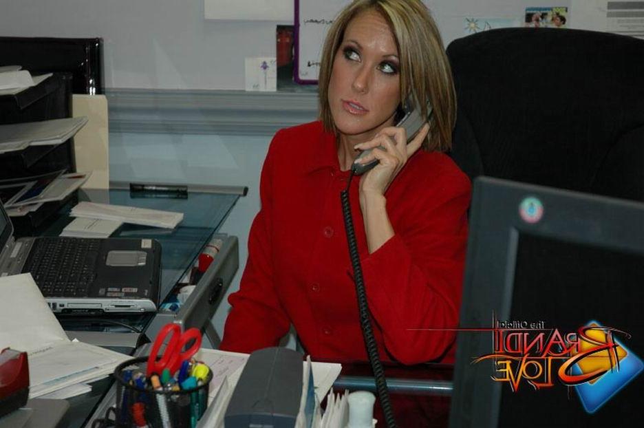 15P Brandi Love office striptease