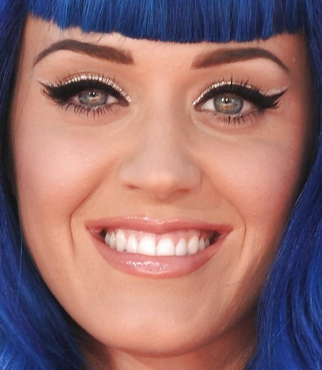 25P Katy Perrys sexy face feet shoes legs and tits deserving cum