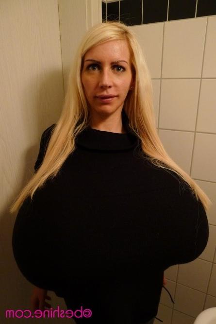 14P Huge fake tits