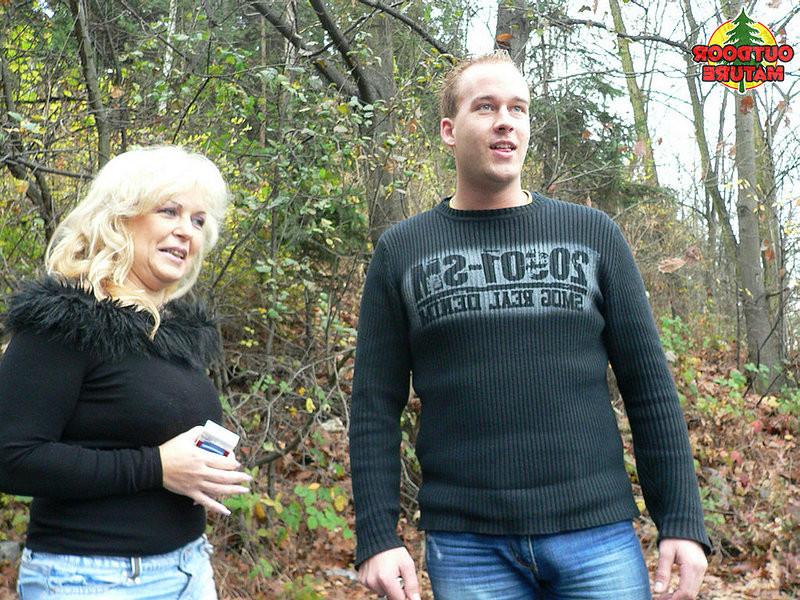 15P Dogging pictures with cheating housewife outdoors