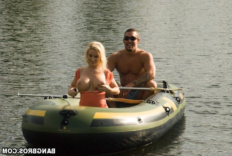 16P He came with Diamond foxxx and her delicious tits