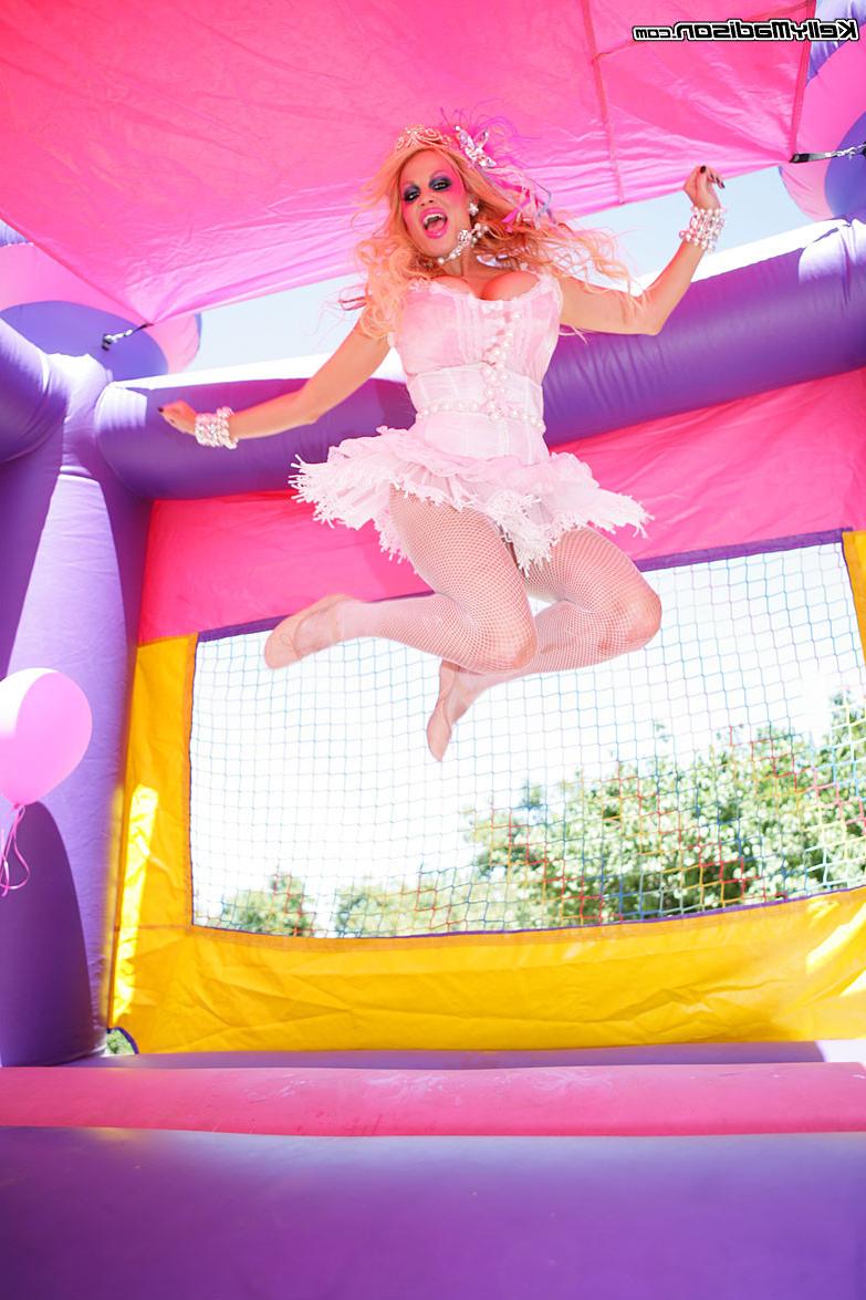 16P Kelly is the princess who will get whatever she wants