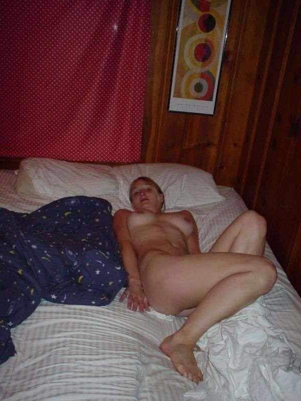 15P Busty blonde spreading for boyfriend's cam