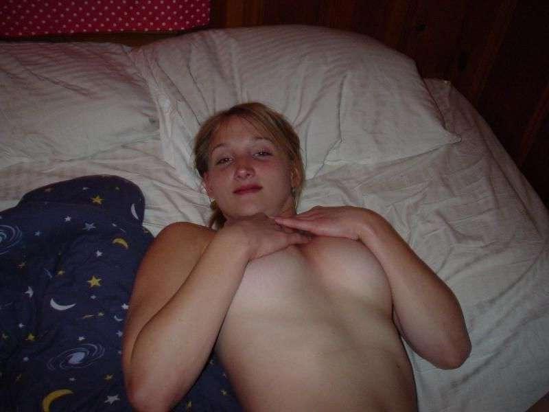 15P Busty blonde spreading for boyfriend's cam