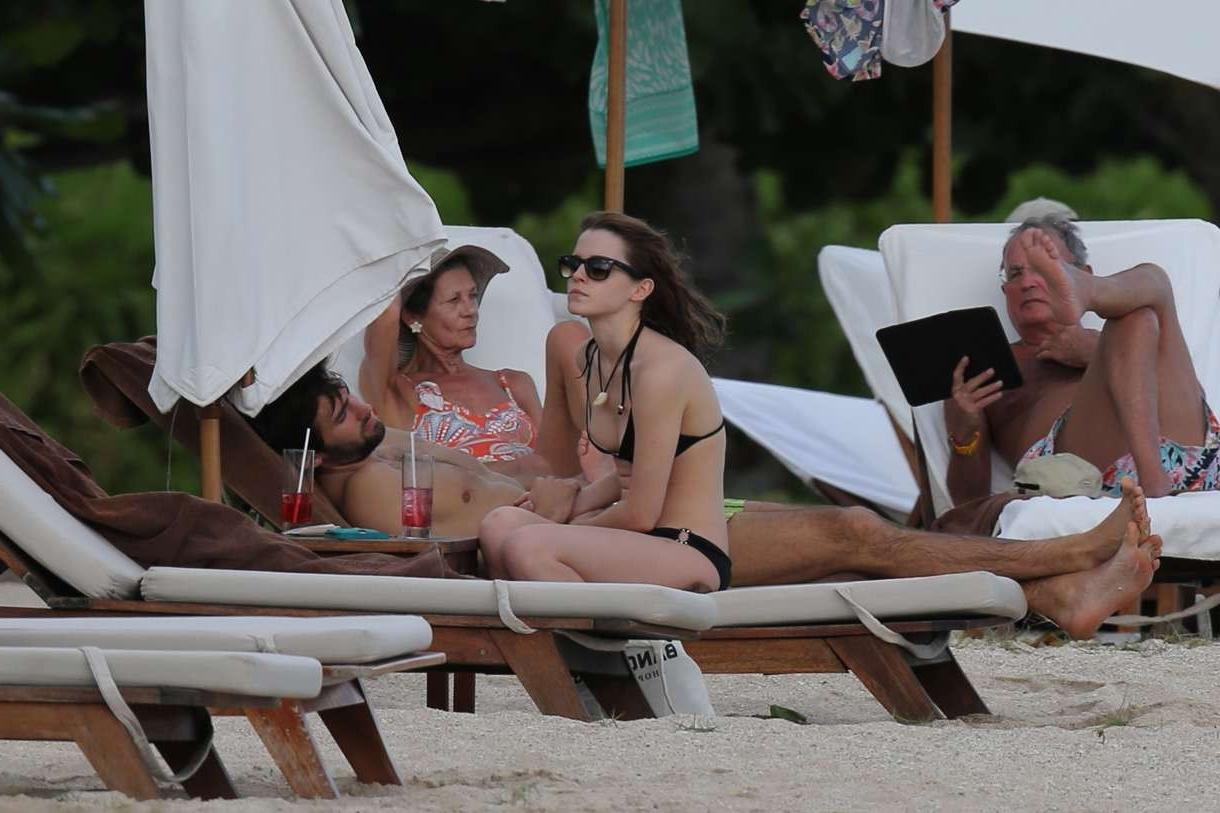 16P Emma Watson cute in bikini being caught with boyfriend 