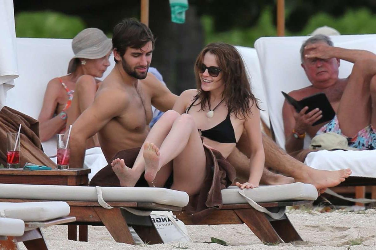 16P Emma Watson cute in bikini being caught with boyfriend 