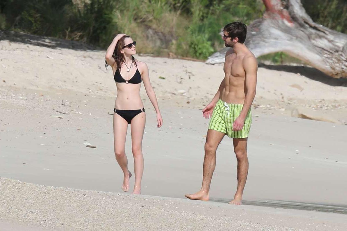 16P Emma Watson cute in bikini being caught with boyfriend 