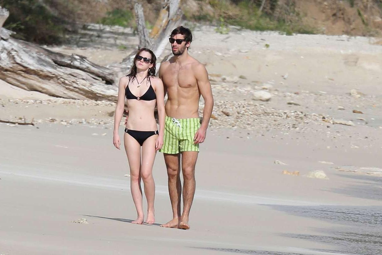 16P Emma Watson cute in bikini being caught with boyfriend 