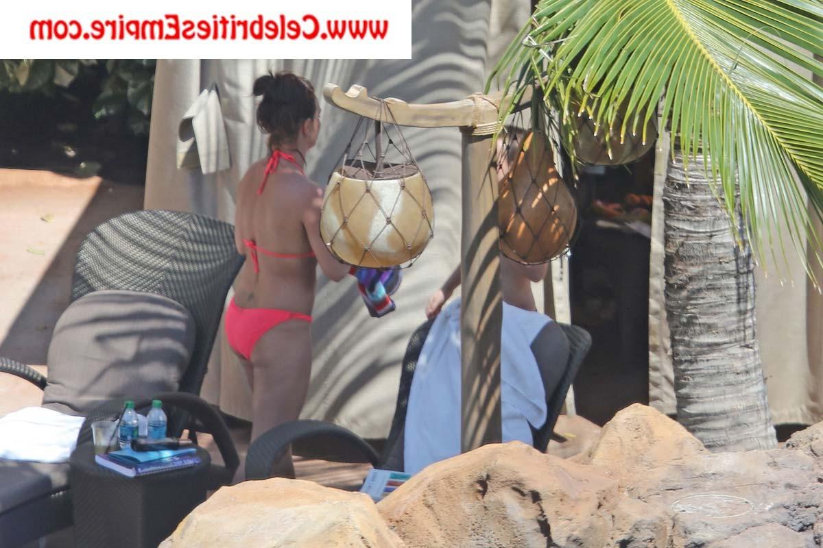 20P Britney Spears  see her body in sexy bikini
