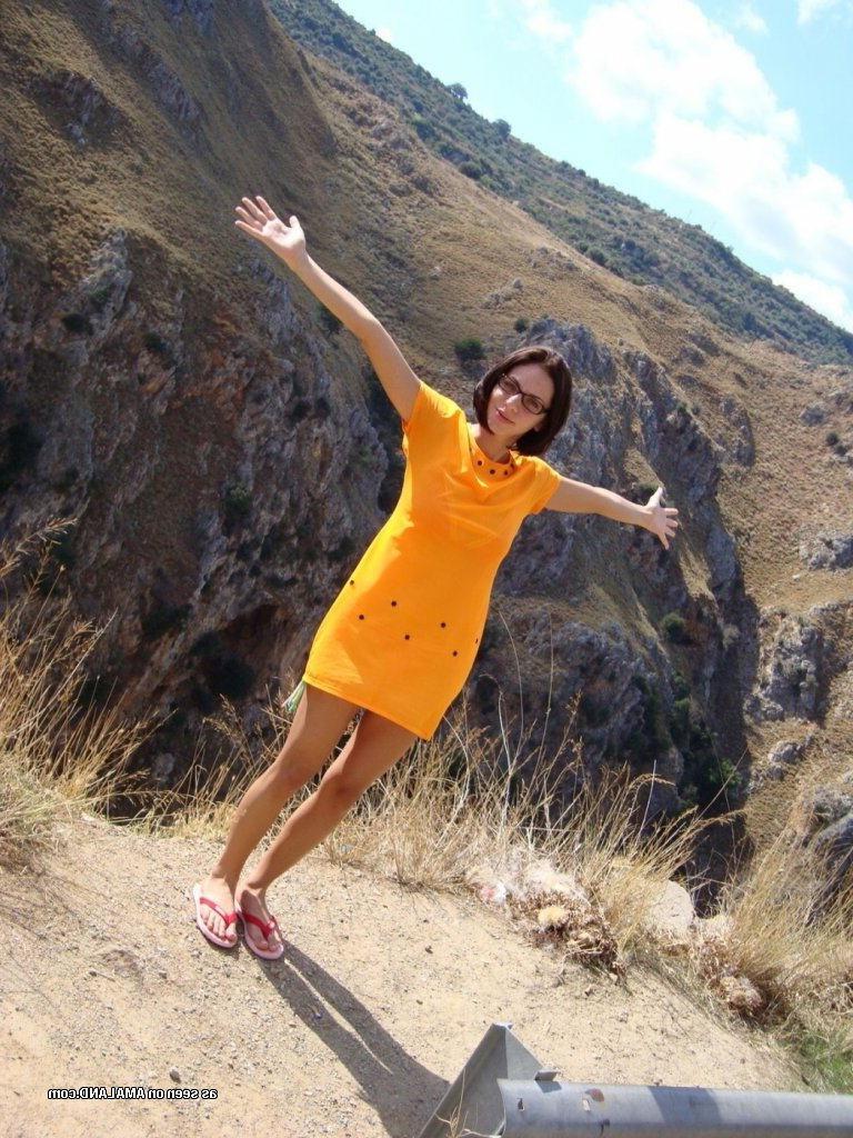 15P Gorgeous teen GF teasing in bikini vacation photos