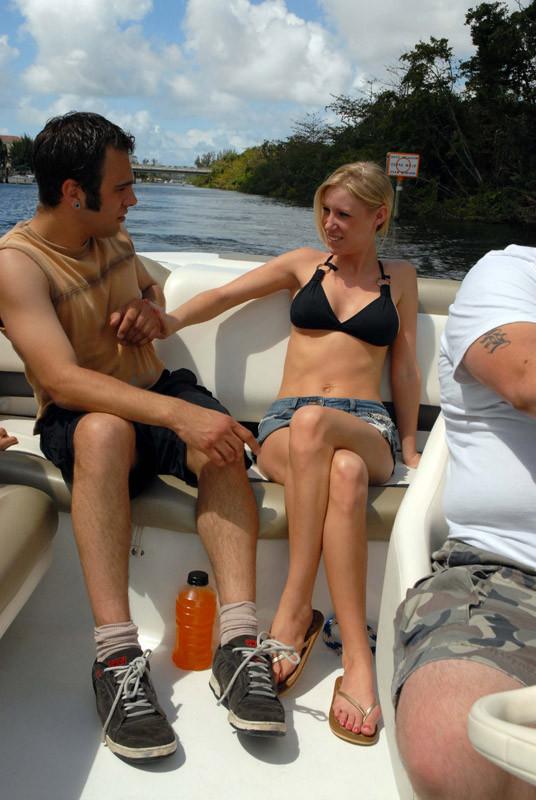 20P Squealing babe rocks the boat.|Boozed stud hasty banging harlot.|Clean shaved sn