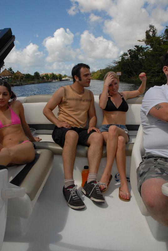 20P Squealing babe rocks the boat.|Boozed stud hasty banging harlot.|Clean shaved sn